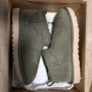 UGG Women's Olive Suede Ankle Boots